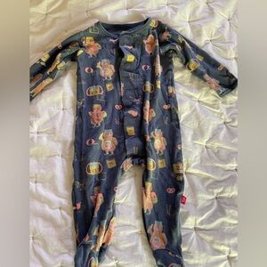 Magnetic Me footie, bear print